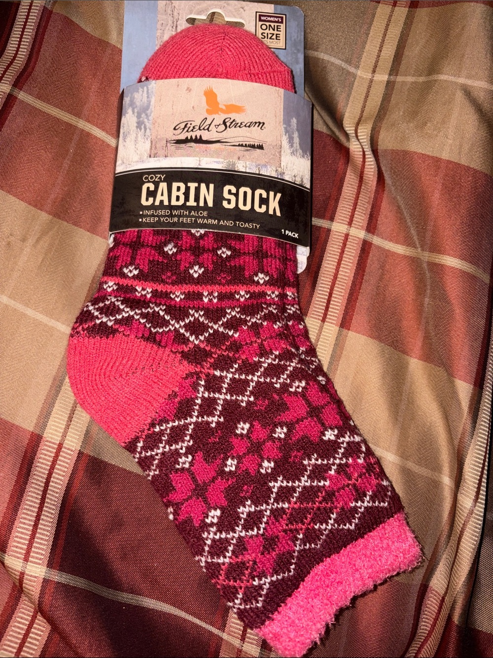 NEW Field & Stream Aloe Infused Feet Softening Fair Isle Warm Cozy Cabin Socks